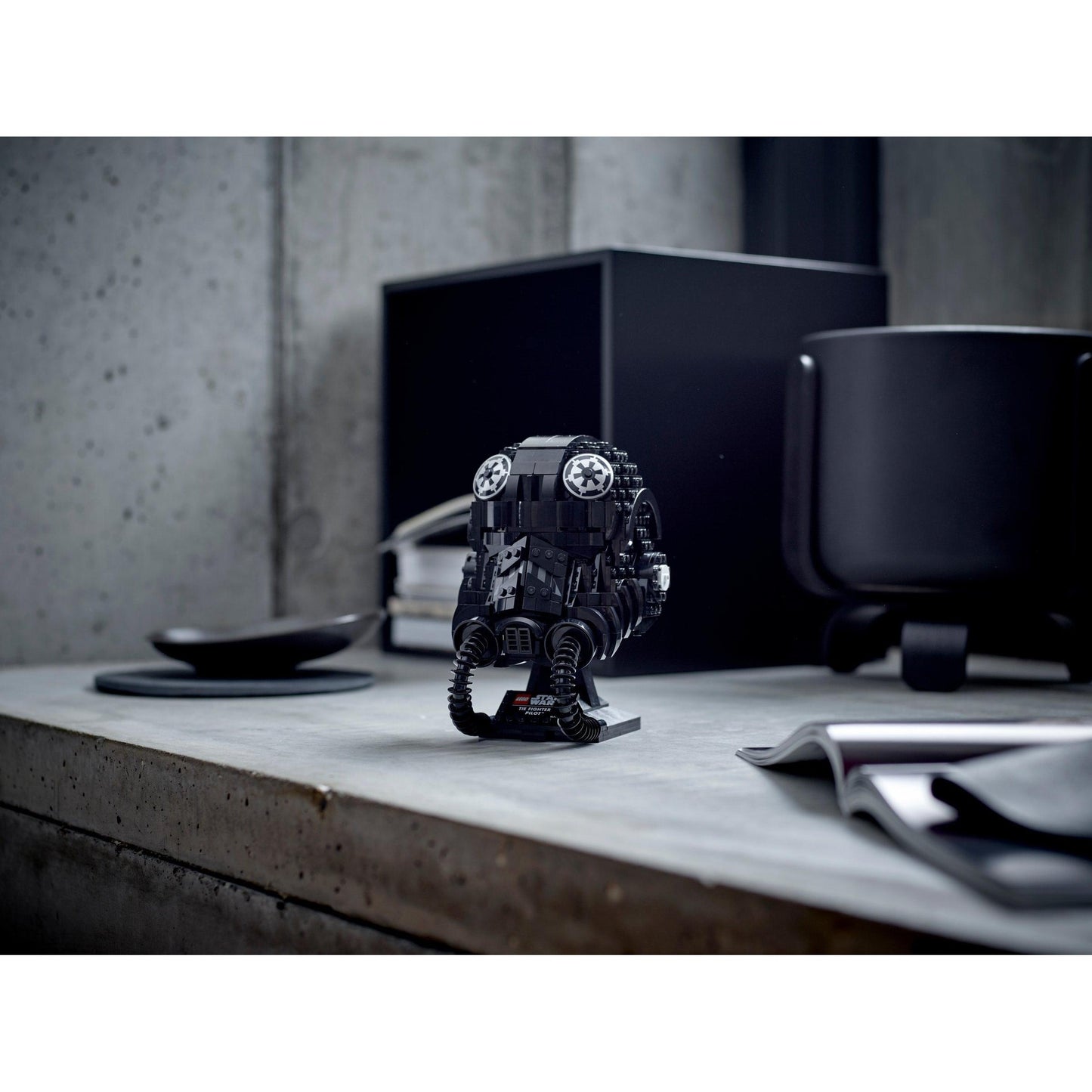 TIE Fighter Pilot Helmet | Star Wars | 75274