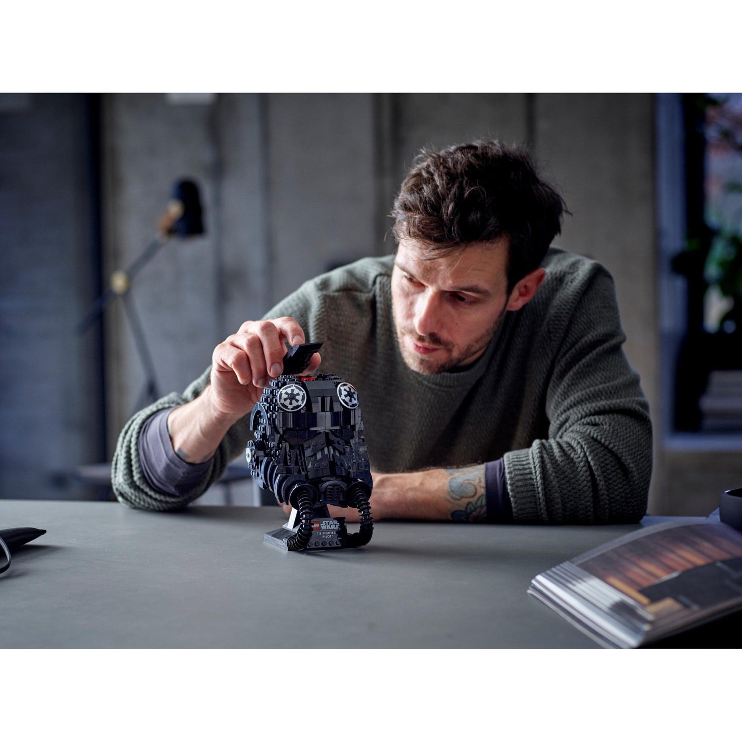 TIE Fighter Pilot Helmet | Star Wars | 75274