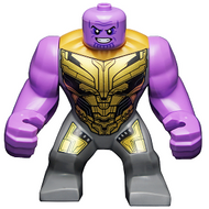 Thanos - Grande figurine, tenue gris bleu foncé avec armure dorée, jambes imprimées, sourire | sh0733