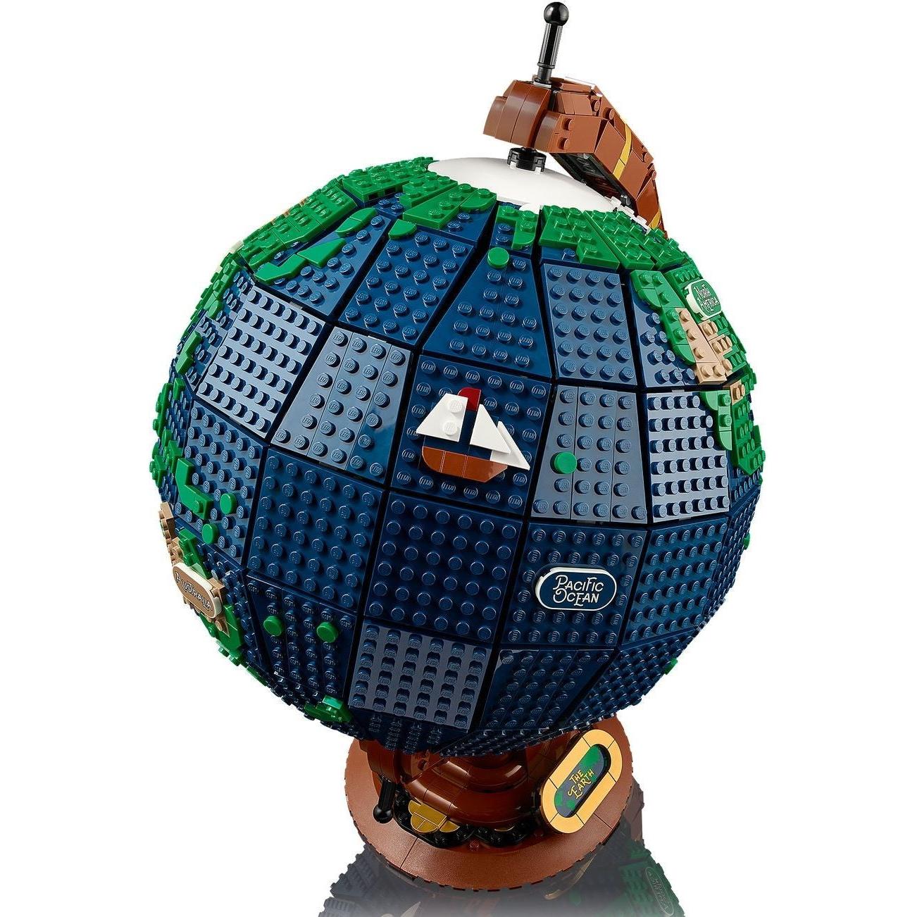 The Globe | Ideas | 21332