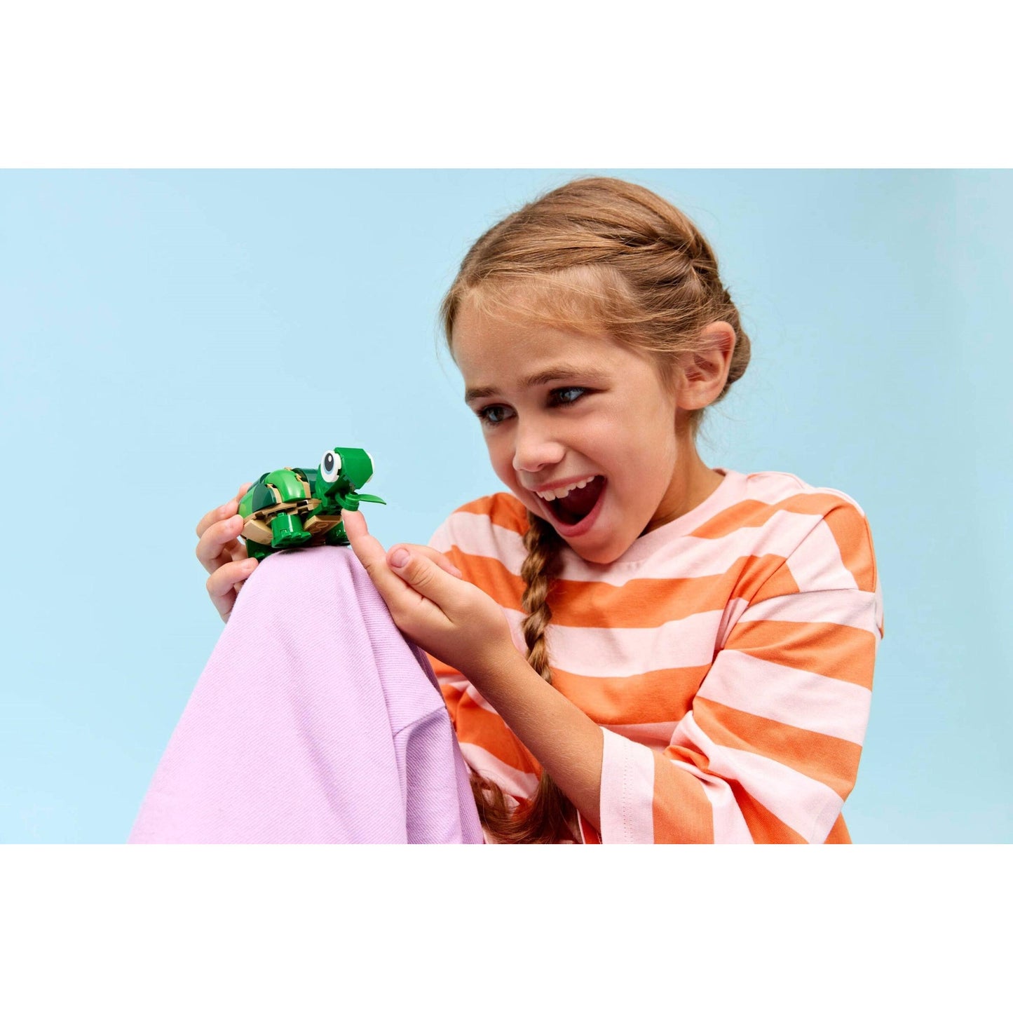 Turtle with a Water Lily | Creator | 31377