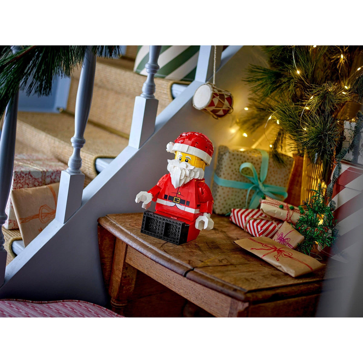 Up-Scaled Santa Minifigure | Seasonal | 40820