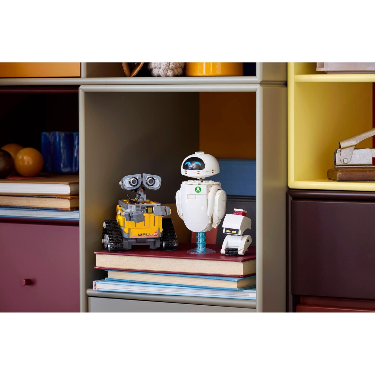 WALL-E and EVE | Disney | 43279