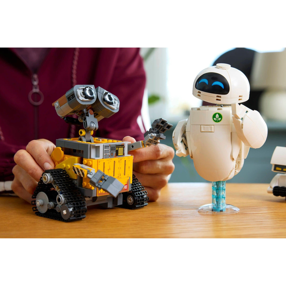 WALL-E and EVE | Disney | 43279