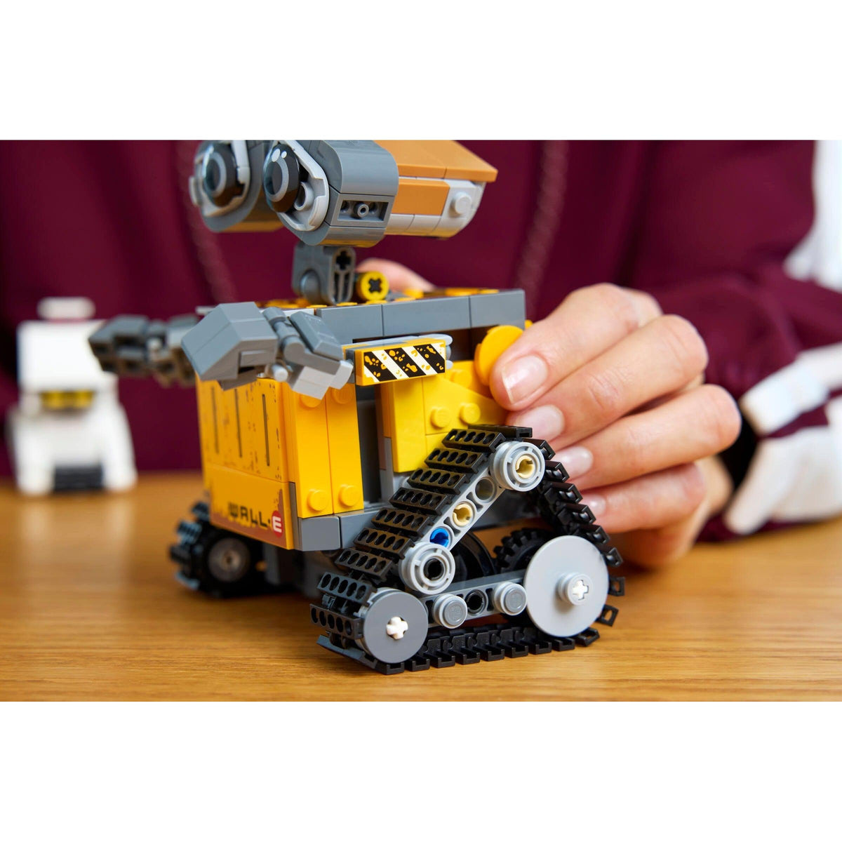 WALL-E and EVE | Disney | 43279