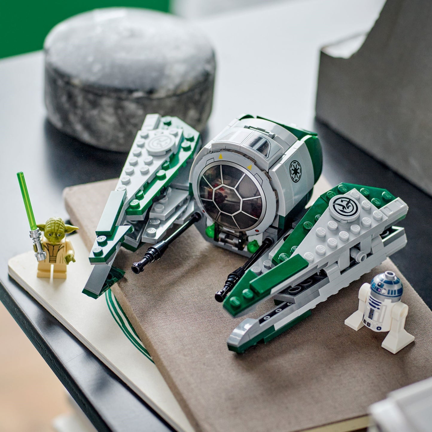 Yoda's Jedi Starfighter | Star Wars | 75360