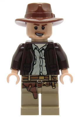 Indiana Jones - Veste marron foncé, chapeau Fedora marron rougeâtre, sourire asymétrique à la bouche ouverte | iaj044
