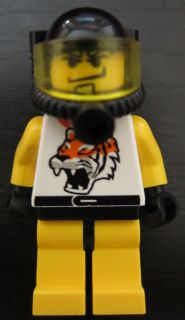 Race - Driver, Yellow Tiger, Underwater Helmet | rac008